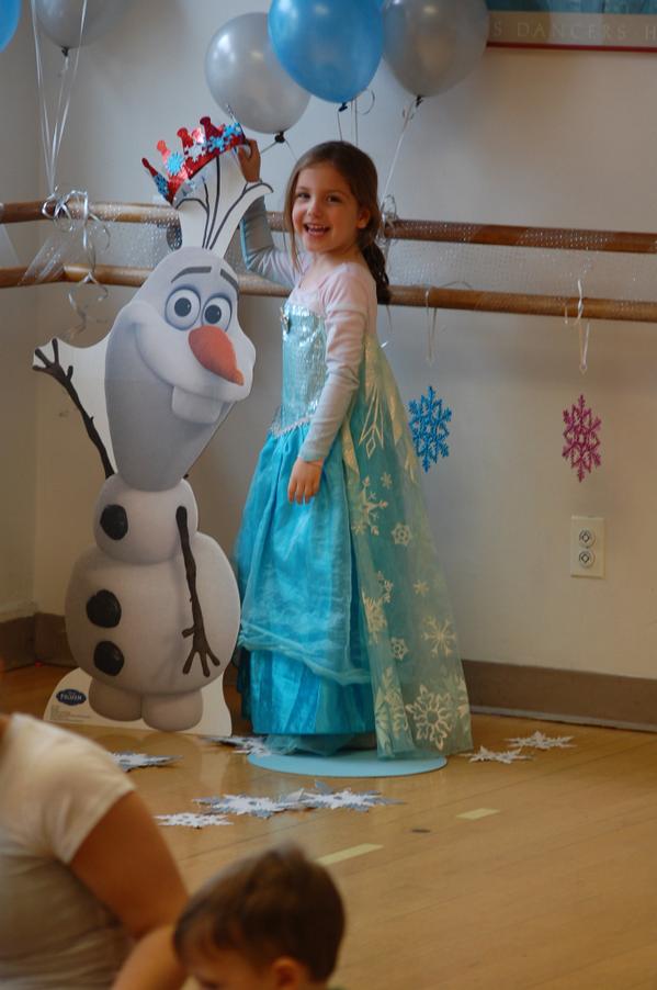 JLDanceCenter's tweet photo. CALLING ALL ANNA'S AND ELSA'S!
THIS SUNDAY: October 26th! 
Join JLDC for a FROZEN dance party!
$25.00 per event! http://t.co/u4k71UlVw3