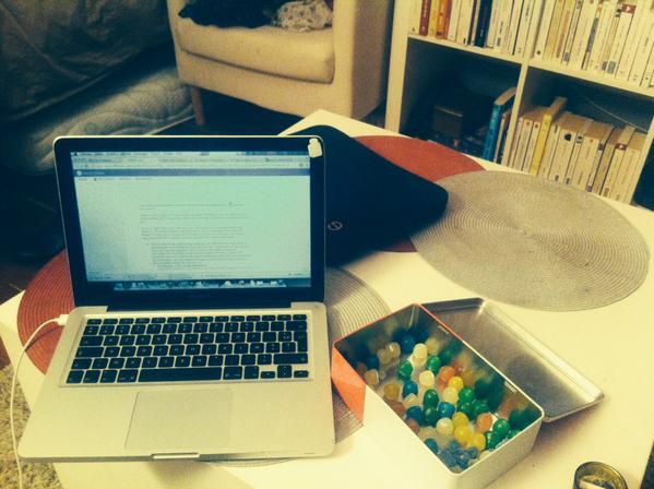 three_am_iscom's tweet photo. First late night of work for @three_am_iscom #10pm #NeedSweets http://t.co/BtGtZERMdk