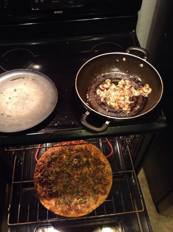 DeportedDreams's tweet photo. Can't cook? Can't kick it. #HomemadeAlways http://t.co/shftSsJpOT