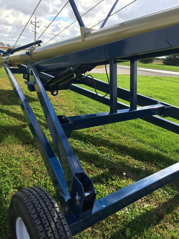 WolfGrainSys's tweet photo. 13x72 Harvest International. Built like a tank. How much #iron is in your #auger?  #heavyduty http://t.co/MhymFPBlRg