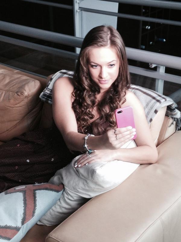 @heyits_monika looking absolutely stunning at the Nailvy shoot!!