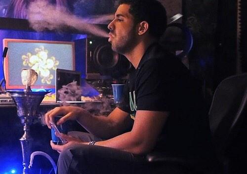 drakes_bae's tweet photo. I love these pictures as well #24DaysOfDrake http://t.co/Cc2Z620rEW