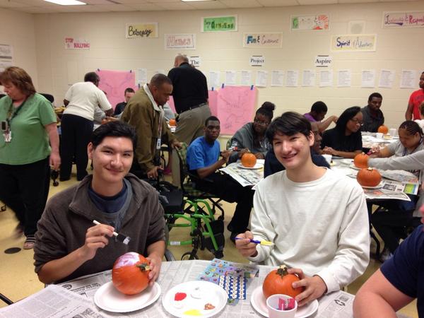 conwayavid's tweet photo. Senior AVID Pumpkin painting with Cirino and Cav's class= total success!!! #waytostepup http://t.co/vc2ccE2gXi