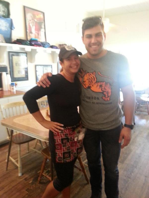 momoorer's tweet photo. @jonathanwyndham . Such a nice guy! Please come see us again next time your in town!! http://t.co/PnxsD5oX3m