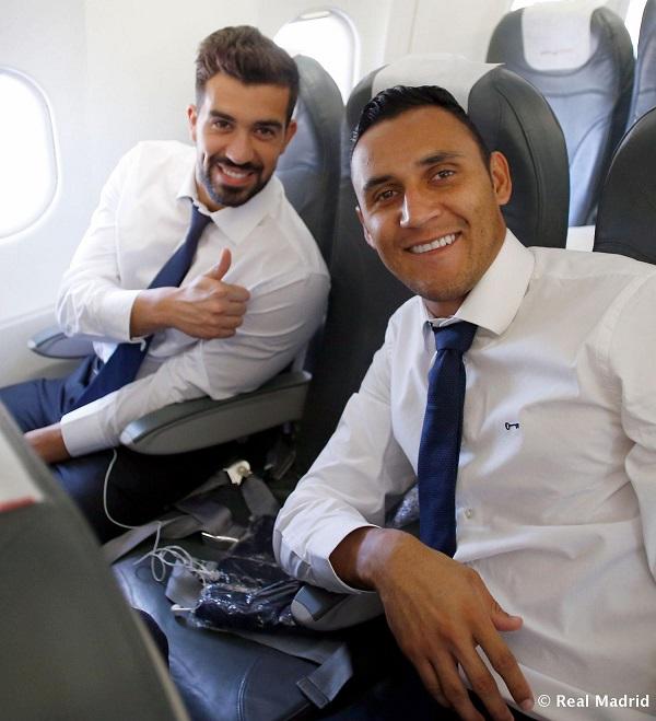 NavasKeylor's tweet photo. En Liverpool para juego de UCL. Grandes deseos a la Sele femenina hoy para la clasificación al Mundial. Abrazo #sele http://t.co/4dhO7LDwFc