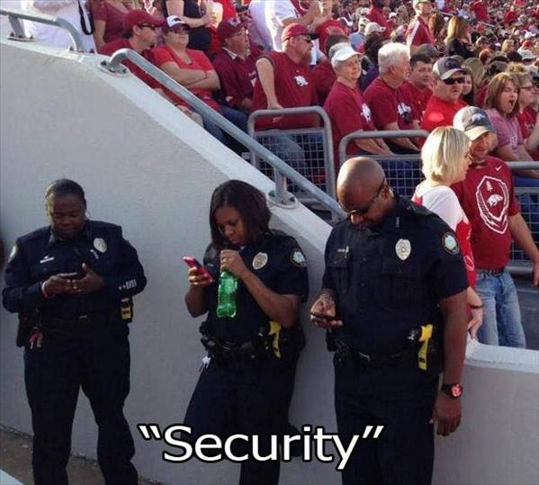MensHumor's tweet photo. "Security" http://t.co/97XIKv1bS9