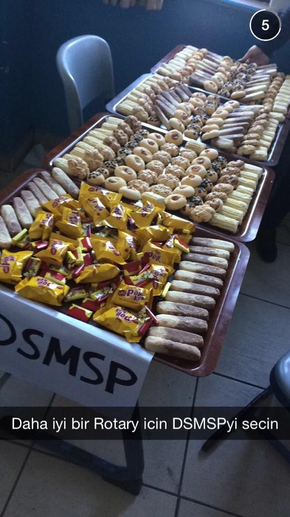 DsmspRotary's tweet photo. Seçimlere hazırız... Oylar DSMSP ye!! http://t.co/L9E1XLpIuL