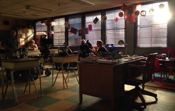 7x04 "CHILD'S PLAY" post-ep BTS pics & tweets B0fITR6CYAAleje