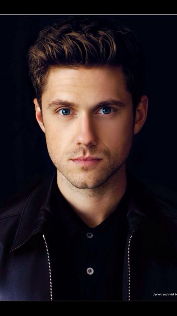 Happy Birthday to one of the nicest actors Ive ever had the pleasure to speak to, Aaron Tveit! 