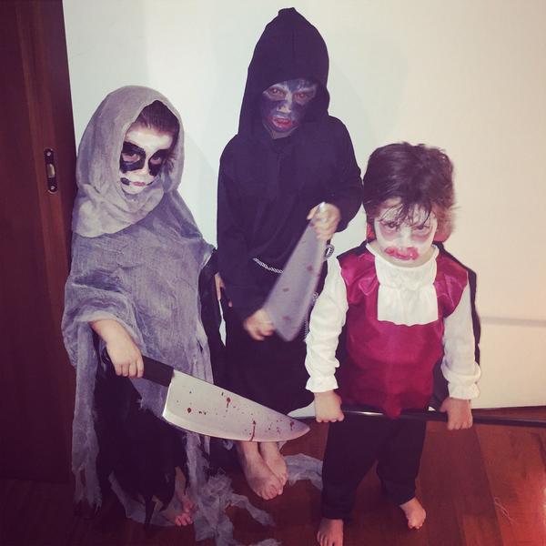 WandanaraWanda's tweet photo. Amo a mis monstruosss 🎃👻🎃👻🎃 http://t.co/6kUyvrOrOD"