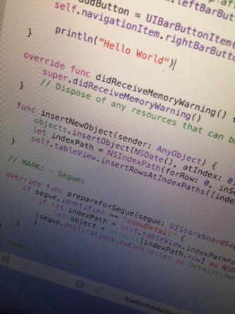 yellow_201's tweet image. De Objective-C al &quot;Hello world&quot; en swift #LearningSwift