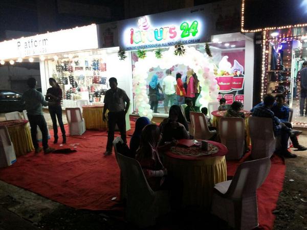 Flavours24's tweet photo. Going strong at 10:30pm. Thank you for the appreciation, Belgaum...
Stay Wow!!! http://t.co/C4dHKZwWII