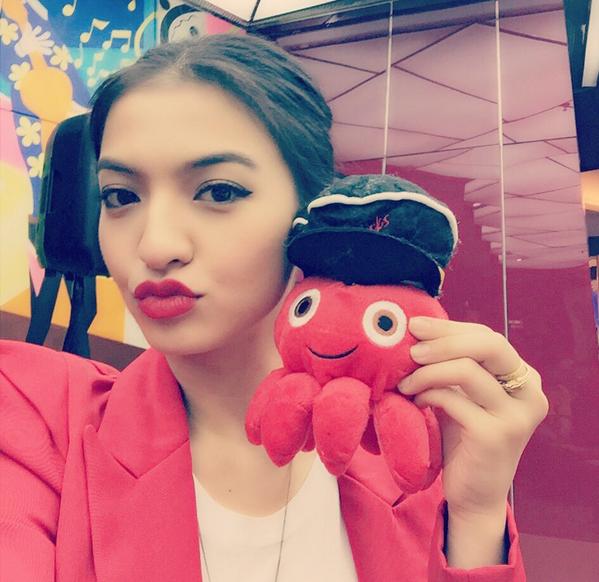ralineshah's tweet photo. My new friend Okto ❤️@cimbindonesia #myduckface #ONaccount #cimbniaga http://t.co/T85uNH0K3S