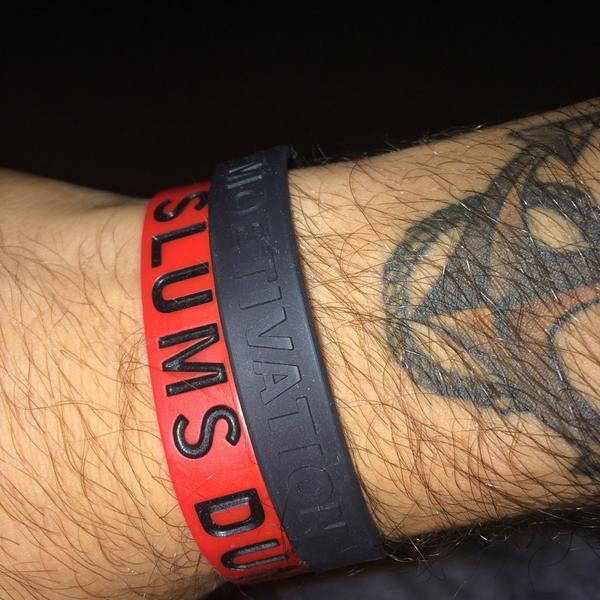 Queenie_Boy's tweet photo. @SlumsDunk and #Moetivation ..... Thanks @MoeDeloach for the band and support!!  🙌🙌🙌 #Respect http://t.co/6hvvQ4bS6l