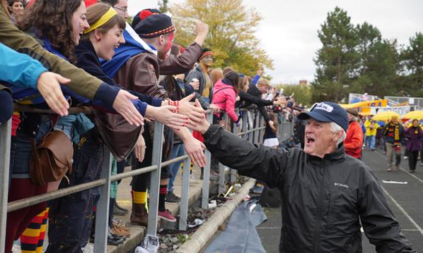 queensualumni's tweet photo. Watch the biggest blockbuster film this year: our 2014 #Queensuhoco highlight video http://t.co/HayfQ18zyw #Queensu http://t.co/XQ4M839ocO