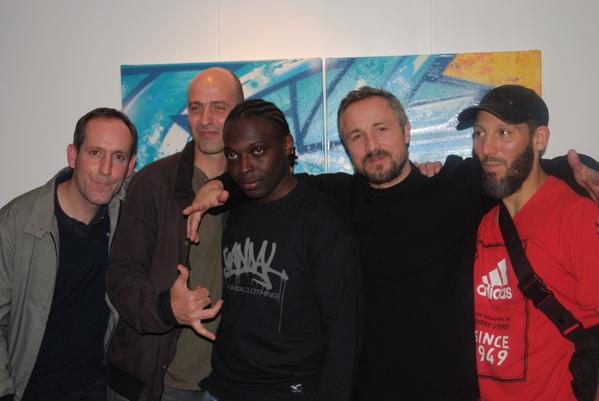 LeParisUrbain's tweet photo. Vernissage #lettrix @LeParisUrbain avec #darcofbi #shuck2 @JUNKADELIC #bears #ioye. Expo à découvrir jusqu'au 31/10 http://t.co/8EOsC5u0ci