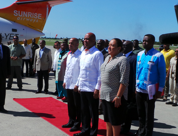MichelJMartelly's tweet photo. Retour en Haiti après ma participation au sommet extraordinaire des Chef d'Etat et de Gouvern. de l'ALBA sur l'#Ebola http://t.co/GRq31L6jCZ