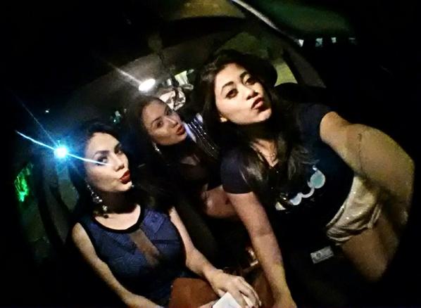 graabernardes's tweet photo. Essa é a discordia. Perigosas! #budahtech #coragemdelas #sóvai kkkkkk👭🙏🔝🔙 http://t.co/RgZRYuyVEI
