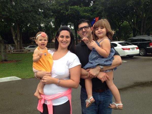 Danmartinez305's tweet photo. The first family of District 103 votes early @MiamiLakesNews @RepMannyDiazJr #PrincessMadison #princessGrayson http://t.co/cKdGWDarMP