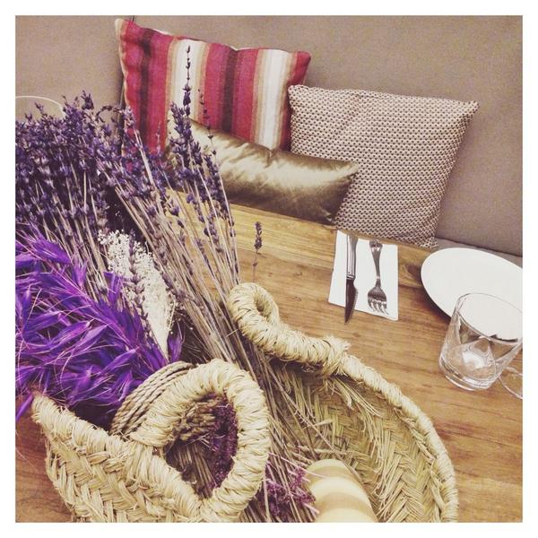 LaFlorinata's tweet photo. A punto para cenar en @Cocomobcn #cocomolovesbloggers #cocomobcn #reserva45 w @StylebyBru @Barna_Chic & @monicositas http://t.co/3aOUZ10Y7X