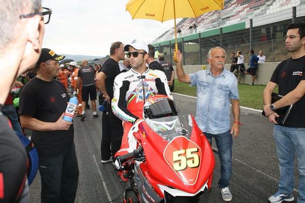 MassimoRoccoli's tweet photo. #bestphoto #mugello #Civ2014 #bestumbrella http://t.co/eClN5hLMzw