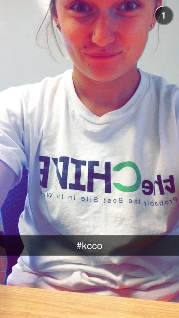 mrowson18's tweet photo. Rockin my chive shirt that I found at the thrift store for $0.95 😍🙌  #kcco #RAK http://t.co/8UtbPMysTa