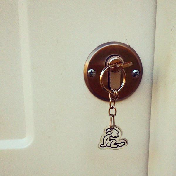 SantivanG99's tweet photo. Dia 28 [RUTINA DIÀRIA] @CasalsGracia #30dies30fotos #comunicacioaudiovisual
Quantes vegades faig això en un dia... 🔑 http://t.co/1rIWnE3LkW
