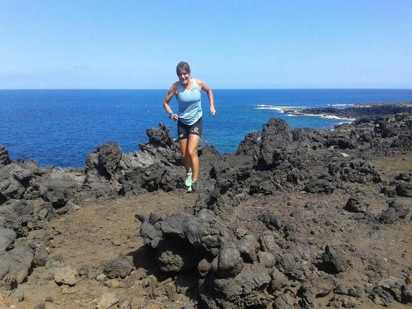 _MadridTrail's tweet photo. @nereamartinez99 #aclimatando en Isla reunión. #diagonaldesfous espera. Mucho calor,172km y 9996m d+ RT http://t.co/JaxqLB93Y1 Animo! #power