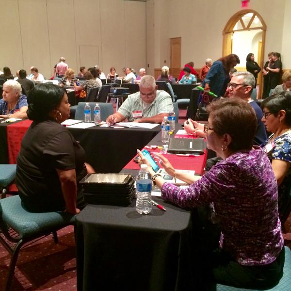 GetAtSoto's tweet photo. Full house @ #AARPTEK Brownsville #AARPRGV @byrditoldme, @AARP teach folks 50+ to use smartphones/tablets #2DayEvent http://t.co/7oWS0pIKPB