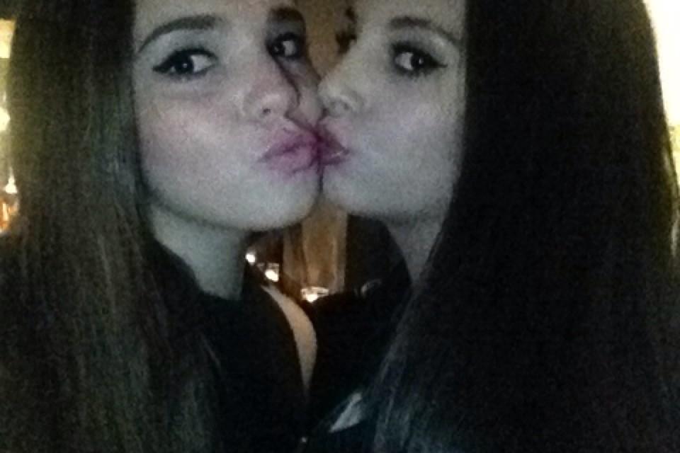 Omg happy birthday Kim kardashian ilysm  