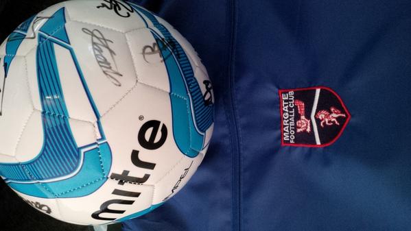 FC_MARGATORS's tweet image. last time to enter #signedball #margatorscomp just RT/Follow for a chance to win goodluck to all u #margators #COYB