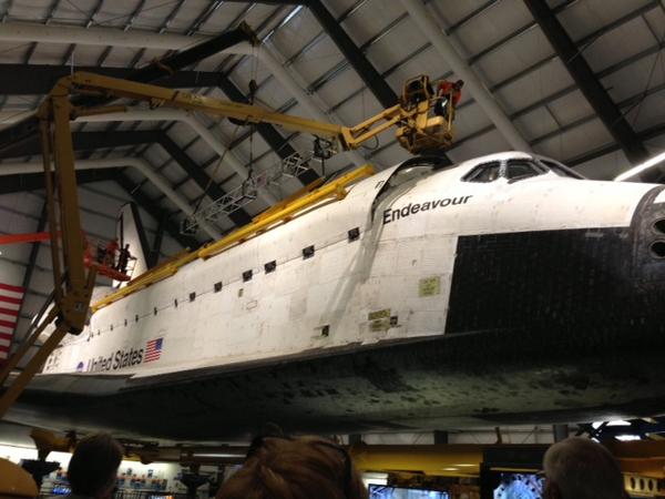 casciencecenter's tweet photo. Mission accomplished! Payload installed - time to close Endeavour's payload bay doors for now. #GoforPayload http://t.co/vymPwF0cJI