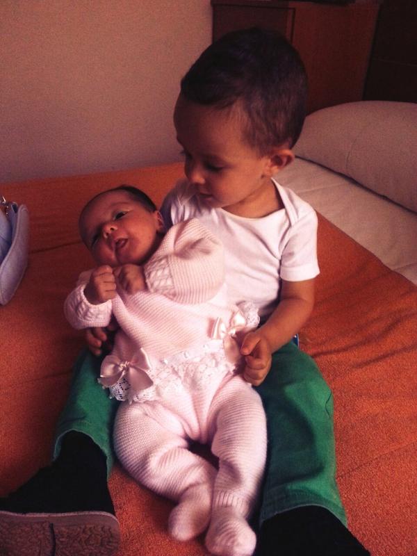 DmfSandra's tweet photo. Ahora creo en el amor a primera vista http://t.co/Il0Wyd4up1