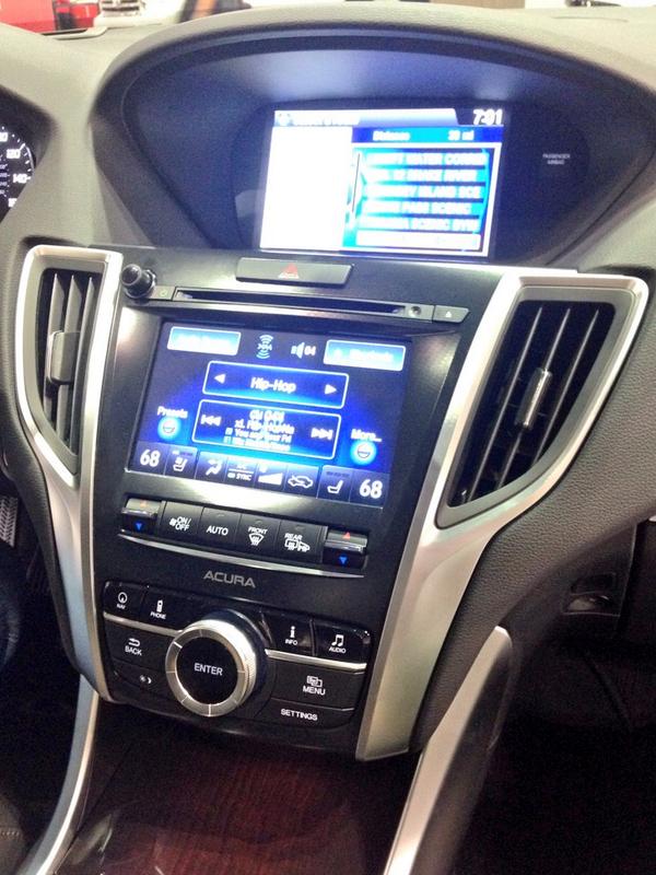 cxy's tweet photo. Acura is confident that drivers won't miss AM/FM radio in its 2015 center stack #nodedicatedradiobutton #DASHaudio http://t.co/pqTNmvBOUz