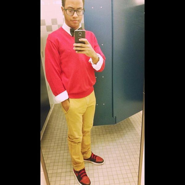 djtaylormadenyc's tweet image. You&apos;ll always look nice when you throw 1s and a bow tie on. #accountingprogram ift.tt/1FyU0TH