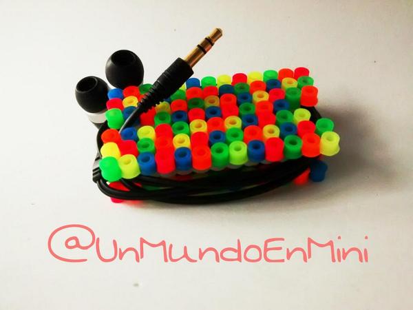 UnMundoEnMini's tweet image. ¿Te gusta la música? Evita líos y enredos en tus auriculares 🎧