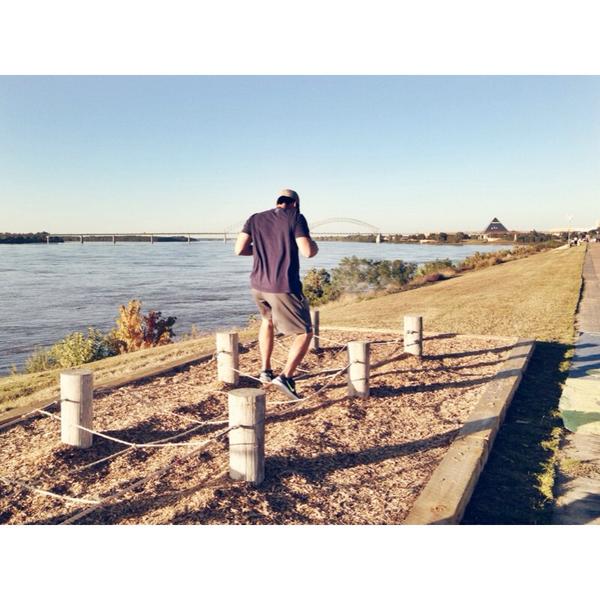 AlyssaPLong's tweet photo. Tonight's workout was on the river with the @memgrizz and #GetRiverFit! http://t.co/nvWebxLwlB