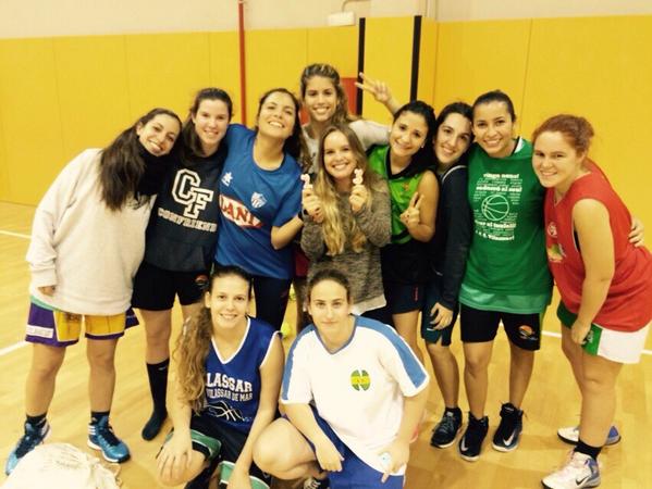 Gemmaribajulia's tweet photo. 23🎂#fentclub#fempinya#sub21#senior#cbvilassardemar @laupages @gera_lara31 @cristinaonate5 @mpalosfi @CBVilassardeMar http://t.co/fLyw3FMdk1