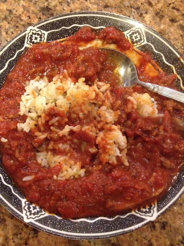 Jon_Ji_'s tweet photo. Mom said no noodles; but we have rice! #AsianSpaghetti #AsianProblems http://t.co/xPu812o7iq