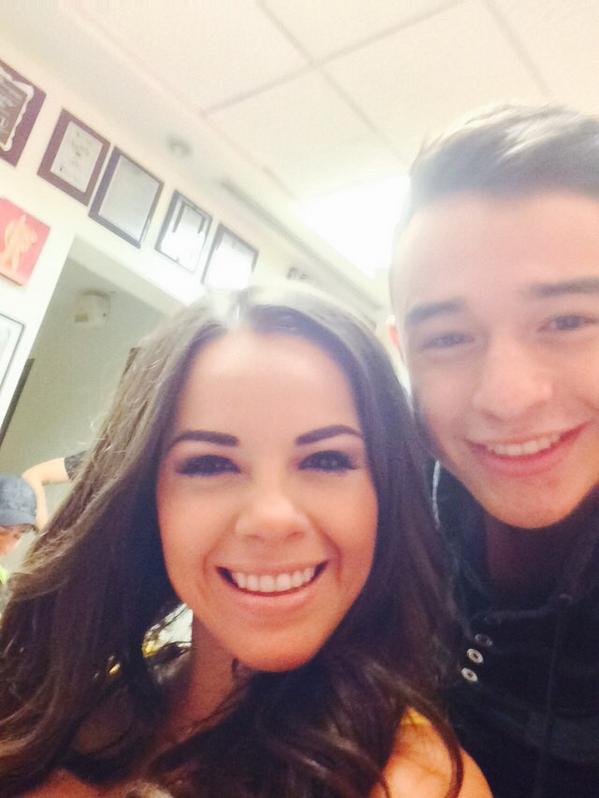 HmGerardo's tweet photo. Con @ArelyTellez #JerelyPorSiempre 💛💚 RT http://t.co/3bAG03xLhh