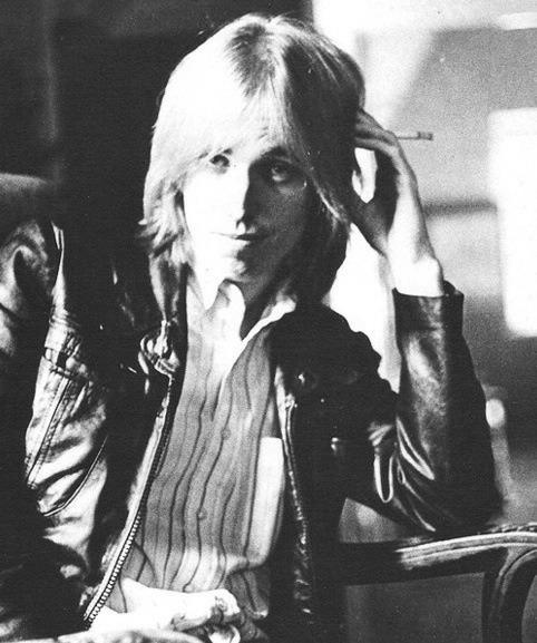 Happy birthday to this major babe, tom petty
i love this man 