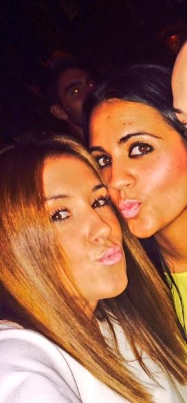 rosaromero_92's tweet photo. Ponemos fin a una buena noche @RociioCortess #postureoMAE http://t.co/CzYOphoyuN