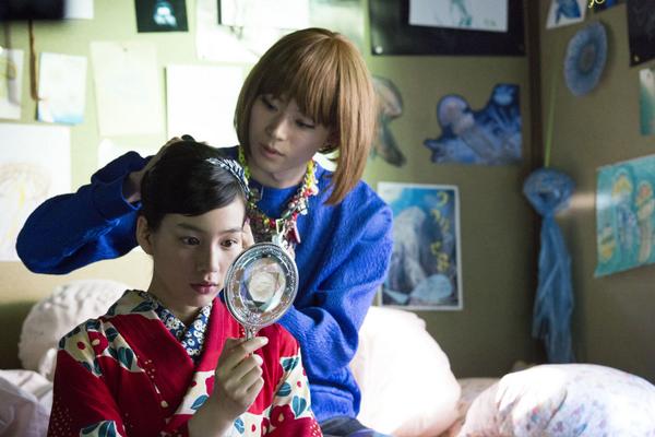 Momoka Matsumura בטוויטר 蔵子のメイクアップグッズにもご注目 まだ公開されてませんが Kuragehimemovie ジャジャジャーン さらに 蔵之介三連発 男姿からの 女装姿 着物姿の月海ちゃんも可愛すぎです 海月姫 Http T Co U3nl1ppszh