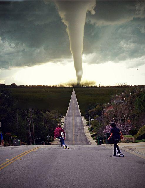 mostextremepics's tweet photo. Tornado Skating http://t.co/muXo05bLxc