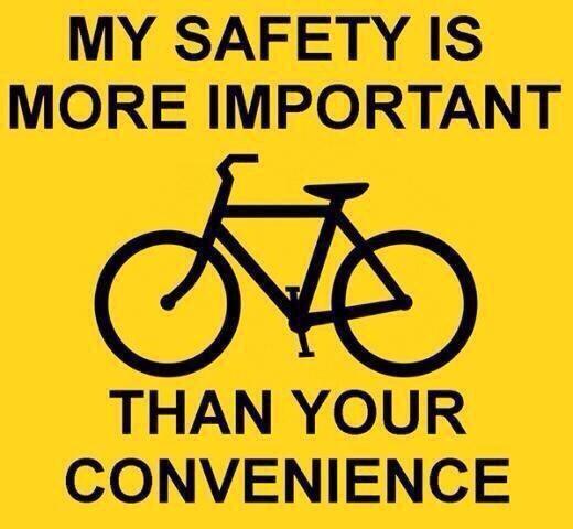 EngenRACE's tweet photo. A good picture frm @bicyclesafetysa #safetyonourroads #ridesafely #singlefile  on busy roads #stop@robots http://t.co/mQ5YPmsNXs