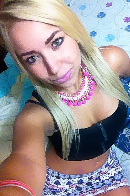 very_sykw's tweet photo. Buenas buenas. 💋 http://t.co/UJEMTt7rph