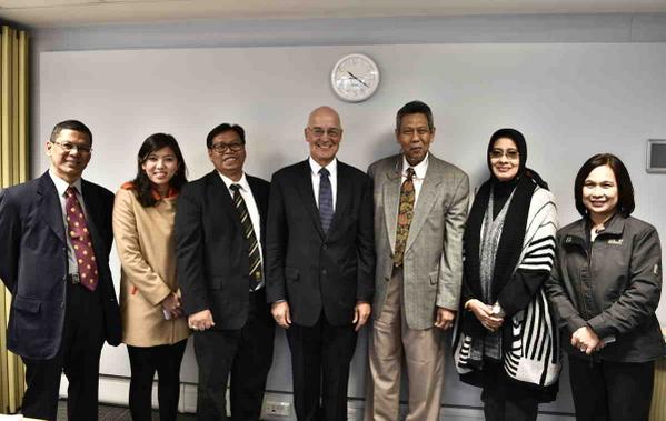 univ_indonesia's tweet photo. #beritaUI UI Lanjuti Kerjasama dengan Empat Universitas Terkemuka Inggris http://t.co/8kNlgmZczU http://t.co/NJ1FRdhkF5