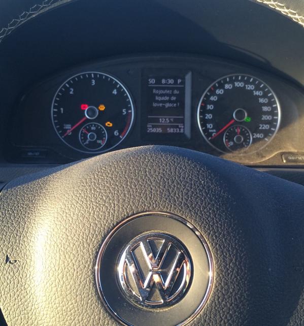 SaltAndSpeed's tweet photo. Fini l'été, direction la @volkswagen Transporter Arena pour une 1ère journée de tentative officiel! cc @tbpress http://t.co/yYVzgPupYK