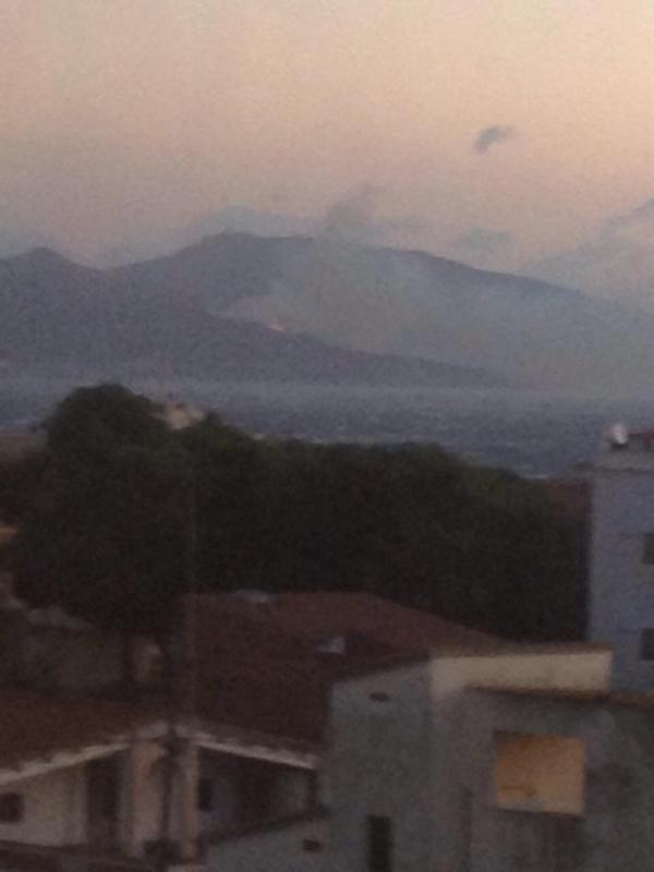 EsteveSerda's tweet photo. Incendi cala montjoi. @324cat @diariARA http://t.co/uPuu0lAbMQ