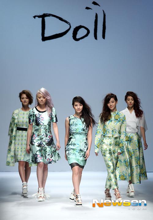 B0iJsKmCQAAUueR.jpg:large